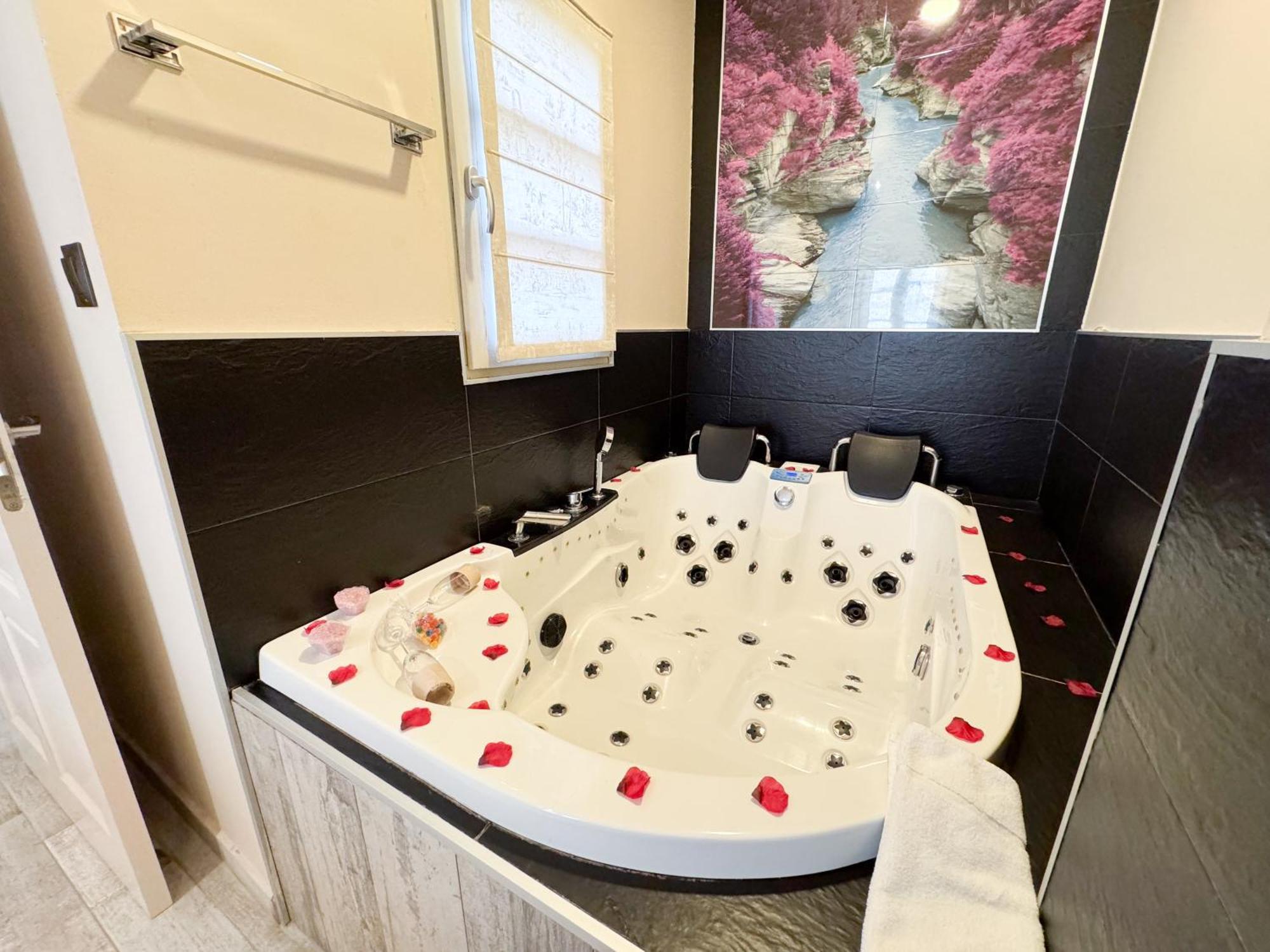 Akla Suites Con Jacuzzi Santillana Santillana del Mar Exterior foto